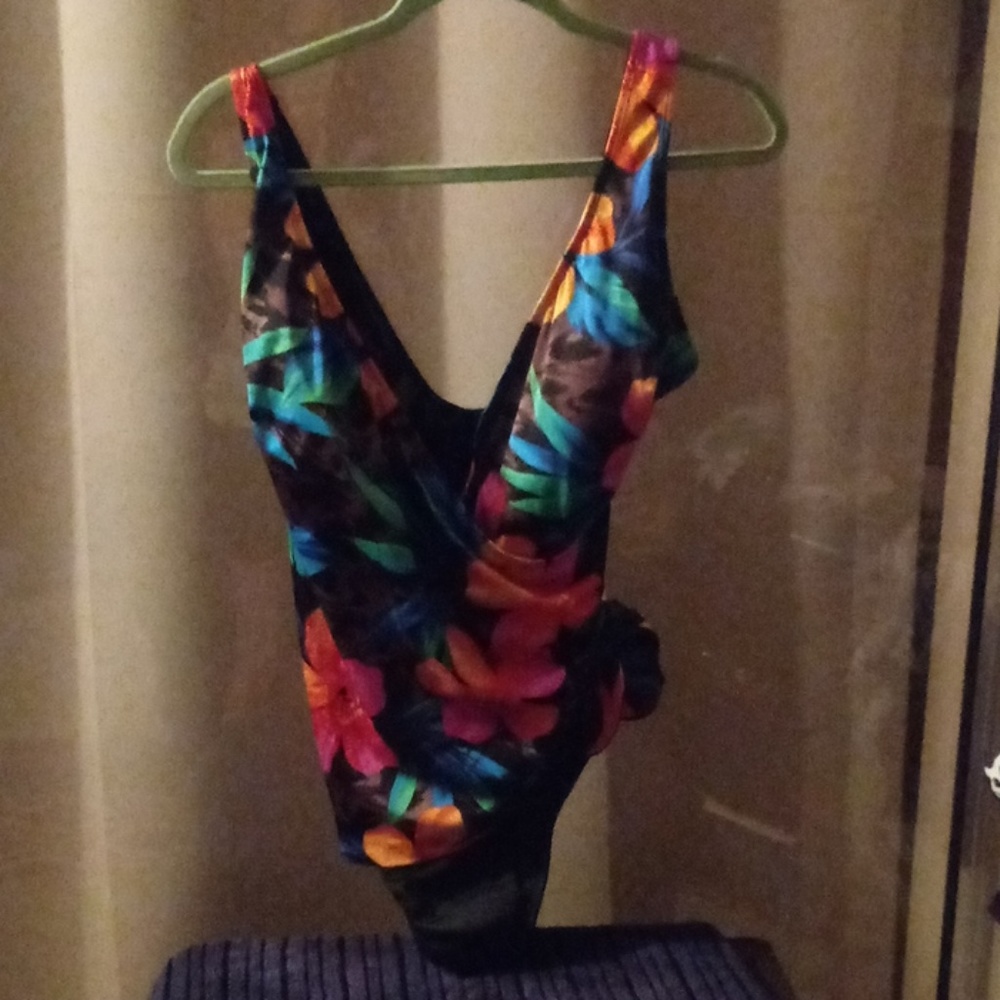 Croft & Barrow one piece swimsuit